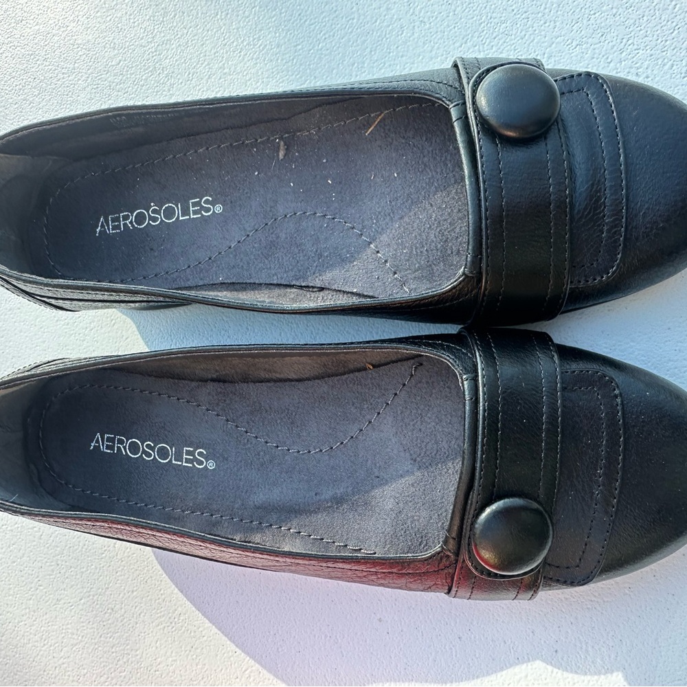 AEROSOLES Women's Elegant Black Flats